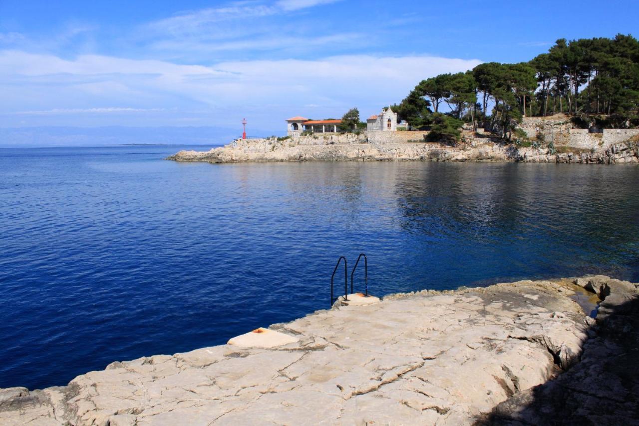 Apartments By The Sea Veli Losinj, Losinj - 7959 Kültér fotó