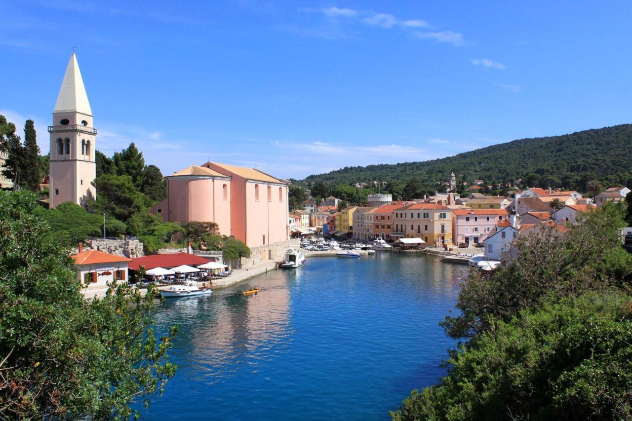 Apartments By The Sea Veli Losinj, Losinj - 7959 Kültér fotó